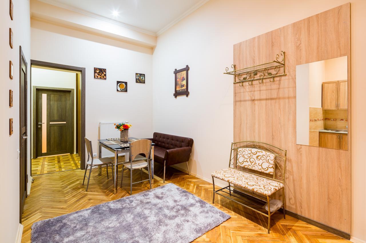 Apartments Alfa Kostyushka 5 Lviv Exterior photo