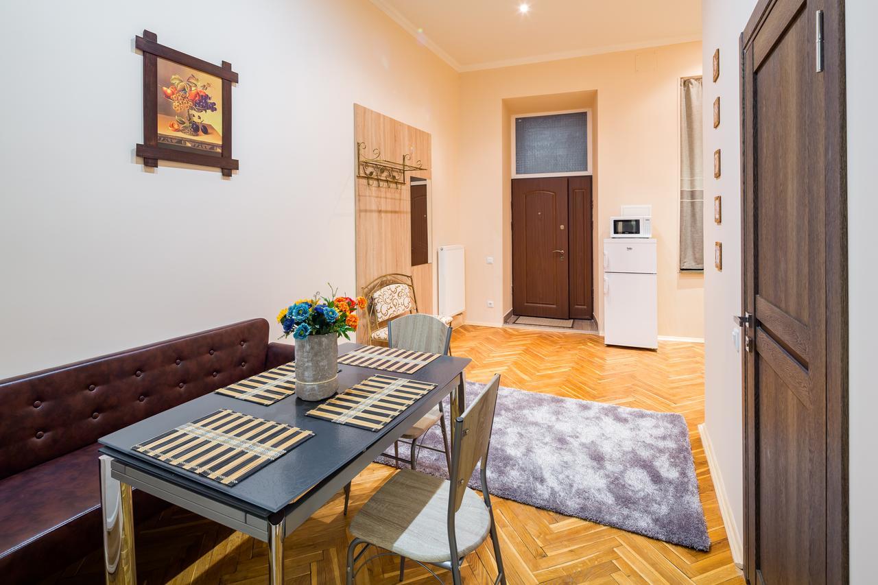 Apartments Alfa Kostyushka 5 Lviv Exterior photo