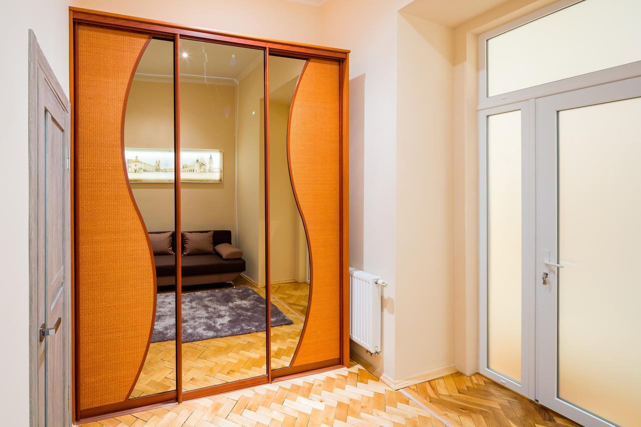 Apartments Alfa Kostyushka 5 Lviv Exterior photo